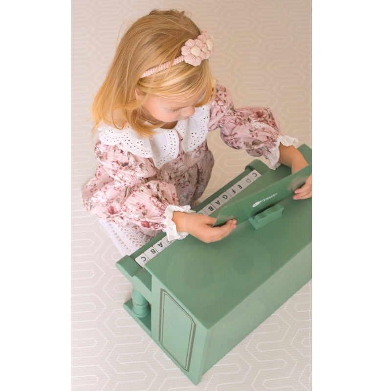 8058b2b3694d3e13a6bd660d5f76a9f4